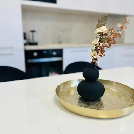 Riviera Centrum, Private Parking And Smart Check In Apartament Bańska Bystrzyca